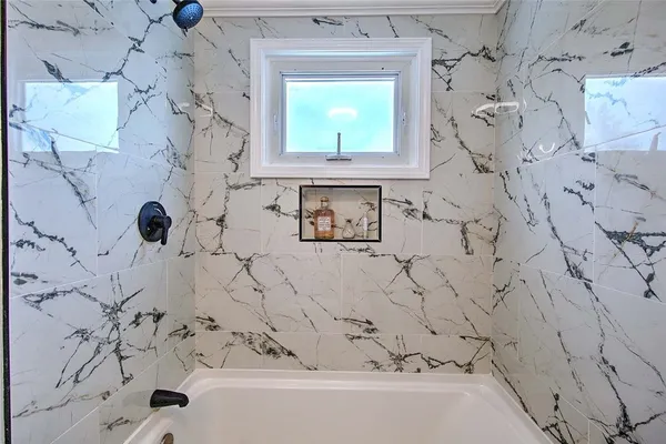 $979,900 | 3 Pinetop Road, Barrington, RI 02806