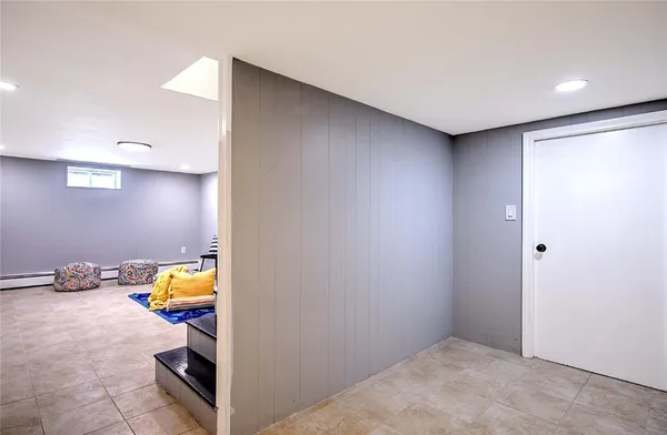 $979,900 | 3 Pinetop Road, Barrington, RI 02806