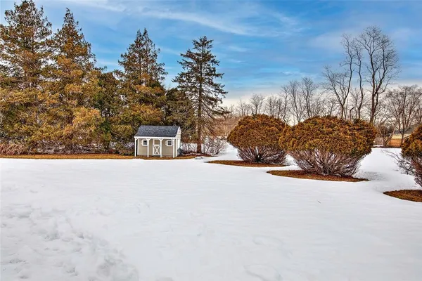 $979,900 | 3 Pinetop Road, Barrington, RI 02806
