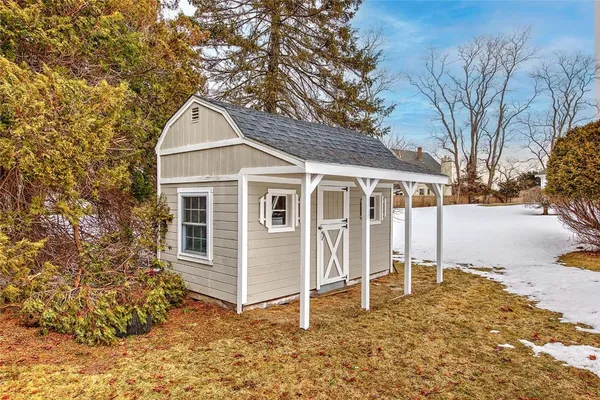 $979,900 | 3 Pinetop Road, Barrington, RI 02806