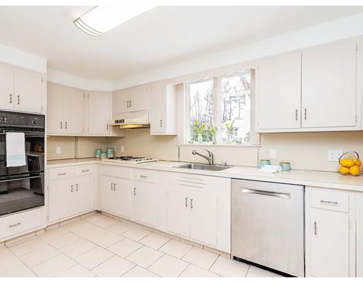 131 Westchester Road Newton, MA 02458 - Photo 8 of 22 Gallery Image 8