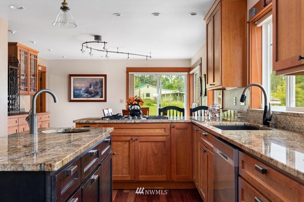 4258 Edens Road Anacortes, WA 98221 - Photo 11 of 40 Gallery Image 11