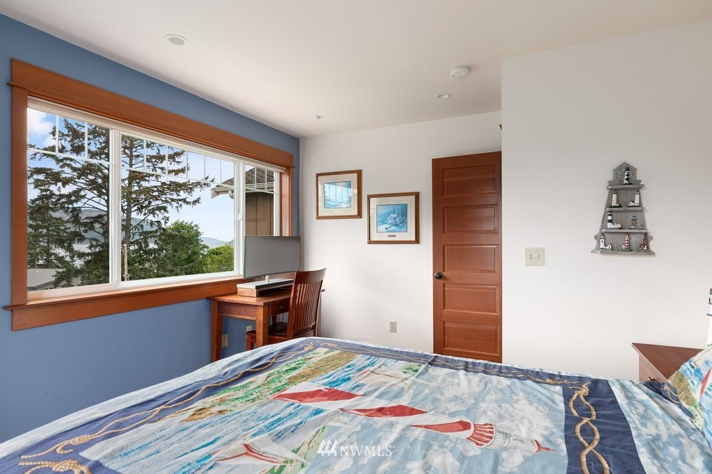 4258 Edens Road Anacortes, WA 98221 - Photo 27 of 40 Gallery Image 27