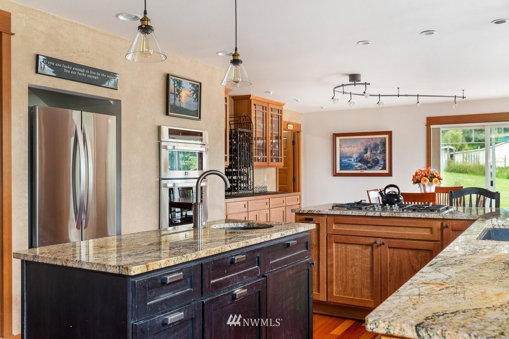 4258 Edens Road Anacortes, WA 98221 - Photo 10 of 40 Gallery Image 10