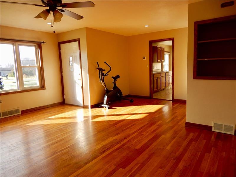 461 Fairview Road Fredonia, PA 16124 - Photo 6 of 18
