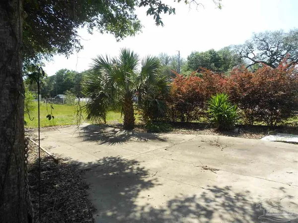 $225,000 | 6490 Scenic Highway, Pensacola, FL 32504