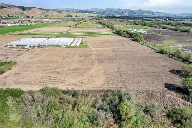 a view of an ocean and mountain view