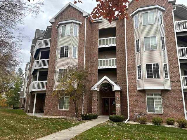 $2,577 | 251 South Yellowstone Drive, Madison, WI 53705