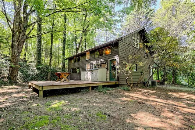 $250,000 | 331 Duggan Hill Drive, Clayton, GA 30525