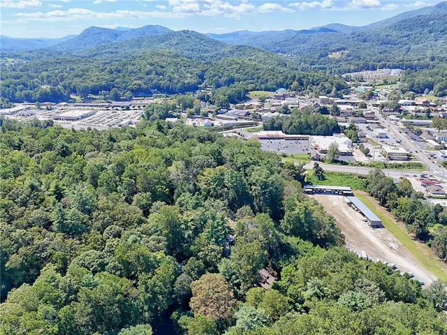 $250,000 | 331 Duggan Hill Drive, Clayton, GA 30525