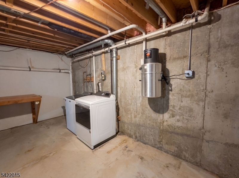 40 Glen Eagles Road Washington, NJ 07882 - Photo 12 of 38 a utility room with a washer and dryer