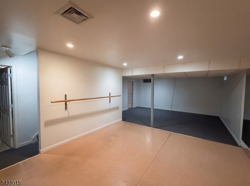 40 Glen Eagles Road Washington, NJ 07882 - Photo 9 of 38