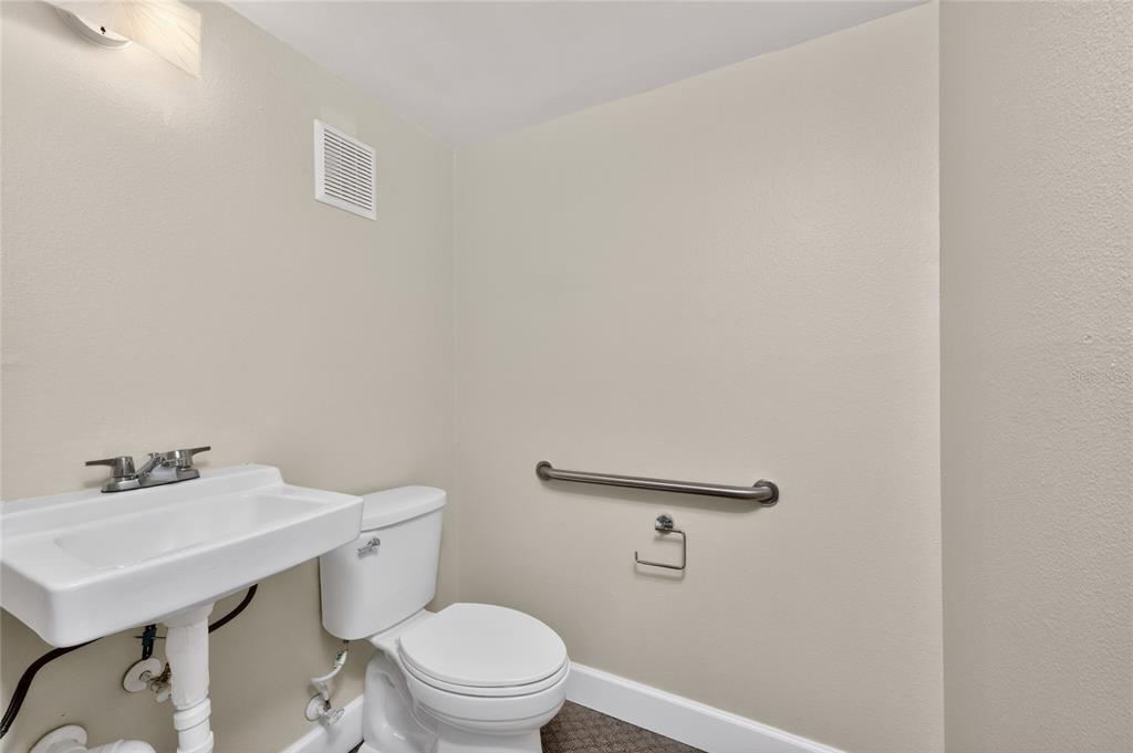 4275 South Access Road Englewood, FL 34224 - Photo 15 of 21