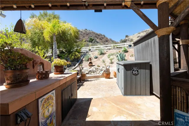 a picture of a city view