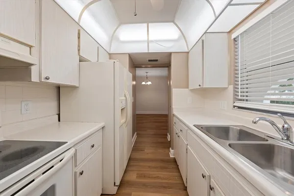 $1,495 | 1975 West Bay Drive, Unit 115, Largo, FL 33770