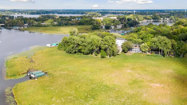 $995,000 | 2561 Wexford Lane, Mound, MN 55364