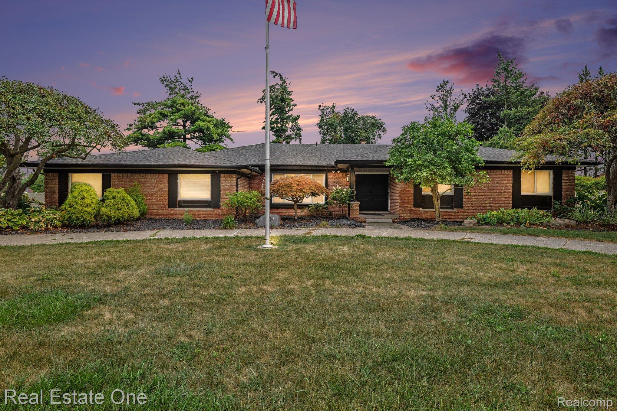 11584 Chicago Road Warren, MI 48093 - Photo 1 of 57 001_file_5957.jpg