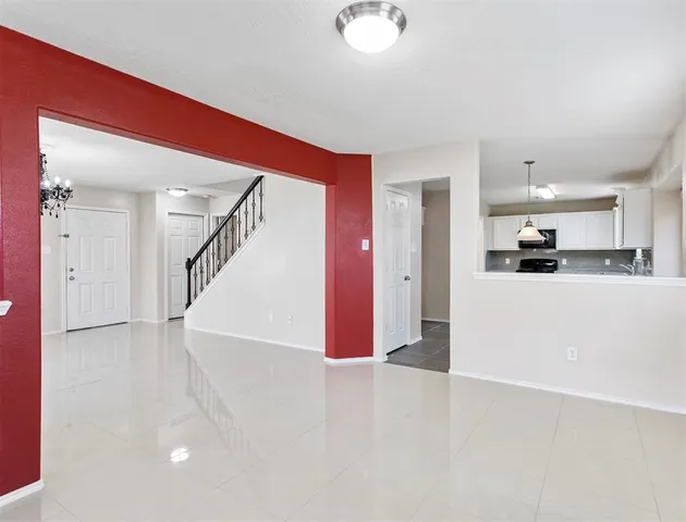 $2,350 | 11015 Shumard Oak Court, Houston, TX 77065