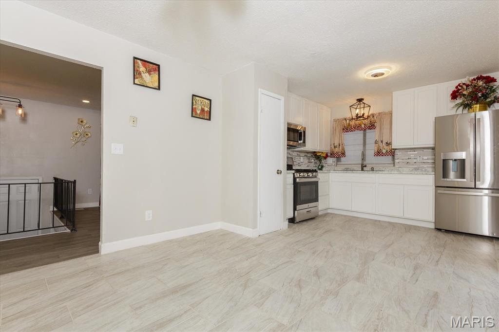 2345 Derhake Road Florissant, MO 63033 - Photo 13 of 35