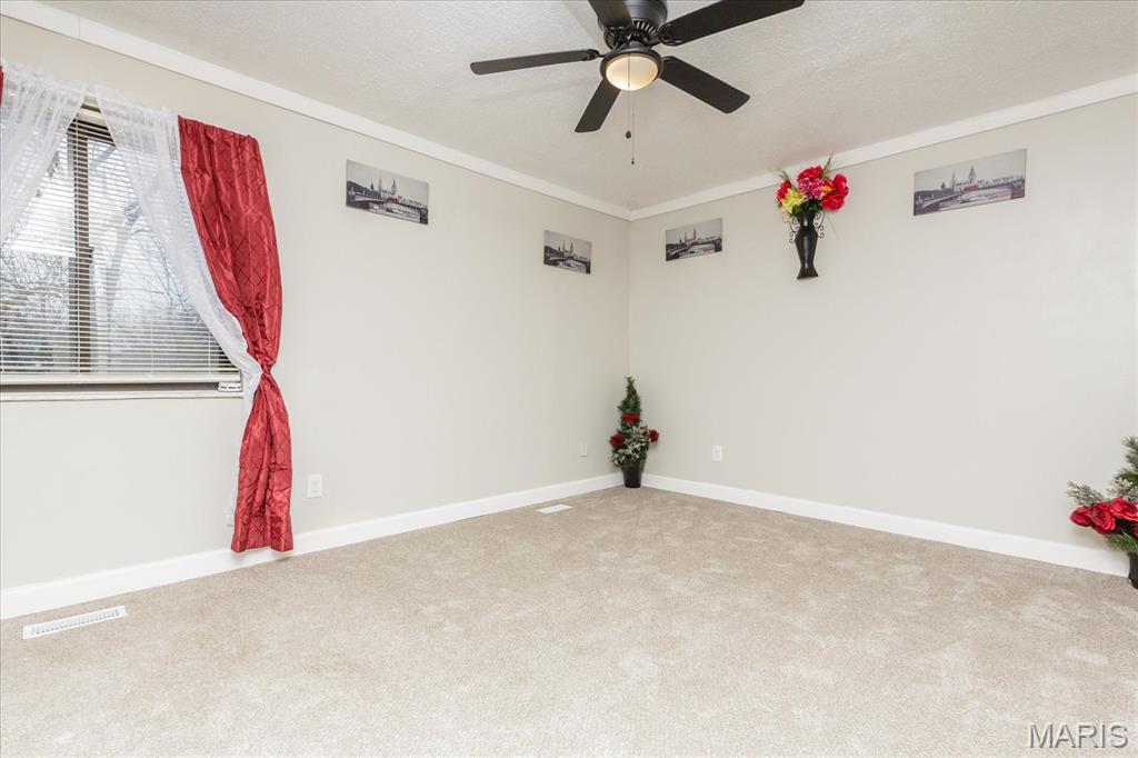 2345 Derhake Road Florissant, MO 63033 - Photo 16 of 35
