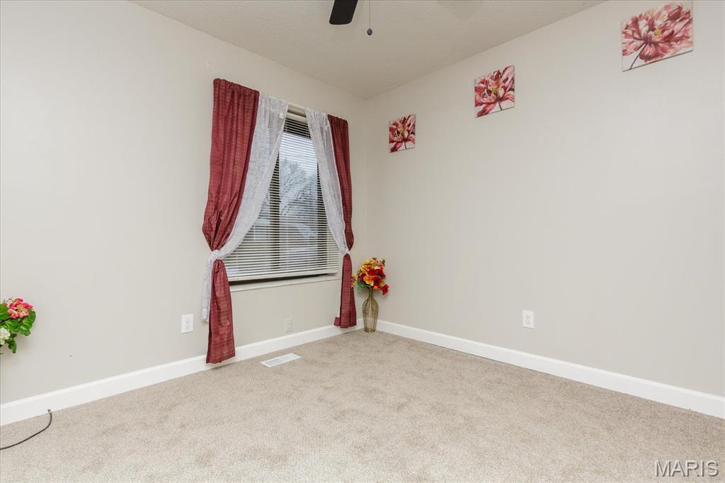 2345 Derhake Road Florissant, MO 63033 - Photo 22 of 35