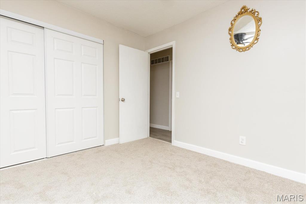 2345 Derhake Road Florissant, MO 63033 - Photo 25 of 35