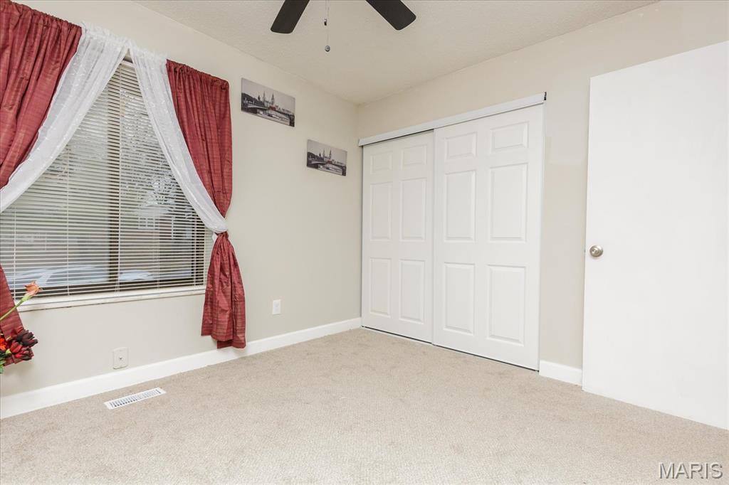 2345 Derhake Road Florissant, MO 63033 - Photo 26 of 35