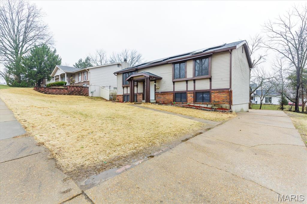 2345 Derhake Road Florissant, MO 63033 - Photo 8 of 35