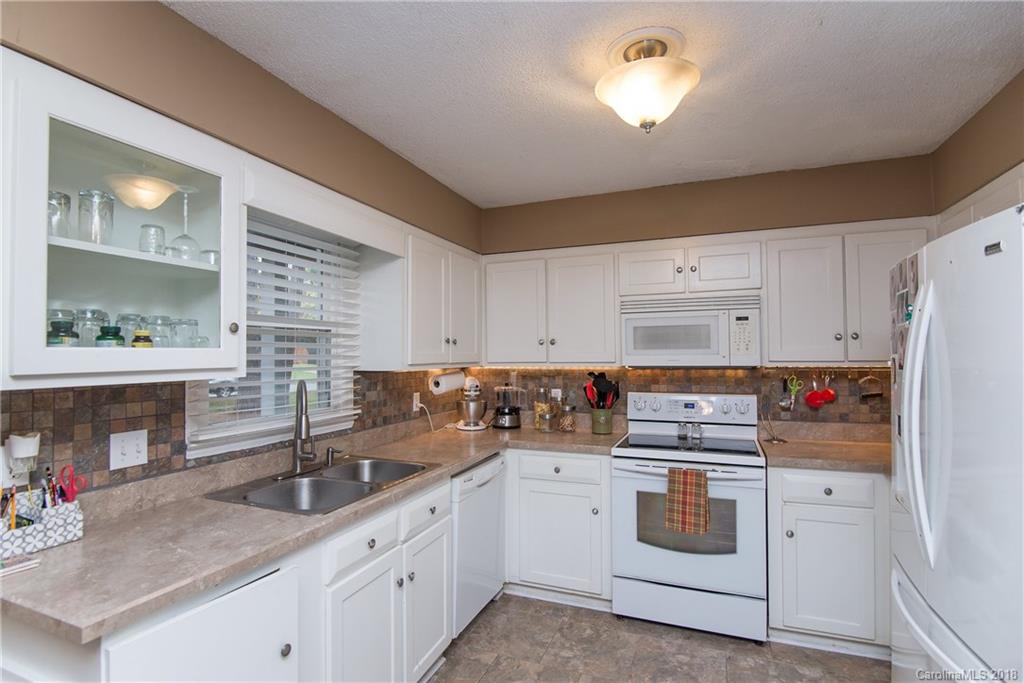 1647 Willowbrook Drive Fort Mill, SC 29708 - Photo 8 of 25 Gallery Image 8