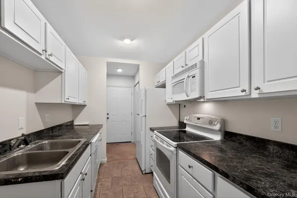 $227,000 | 25(2F Village Park Drive, Unit 3A, Fishkill, NY 12524