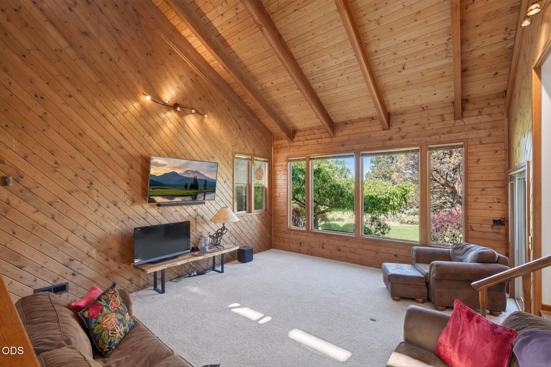 60376 Arnold Market Road Bend, OR 97702 - Photo 12 of 47