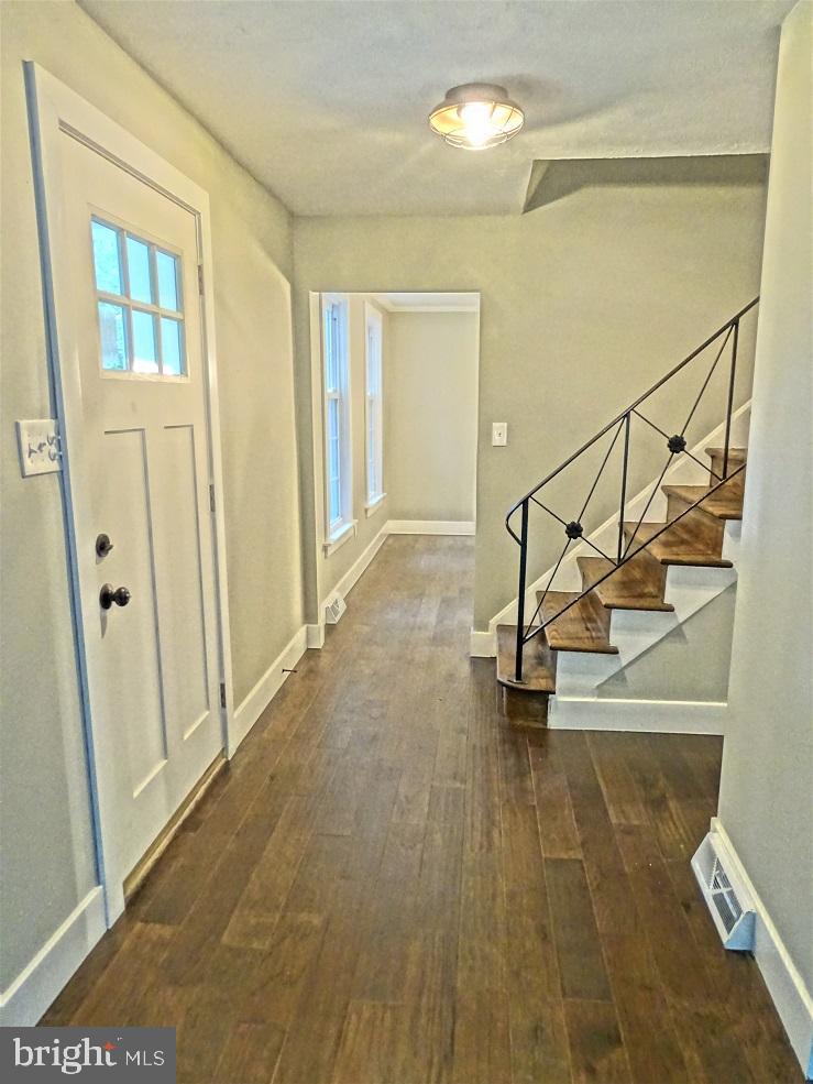1235 Spring Valley Lane West Chester, PA 19380 - Photo 3 of 31