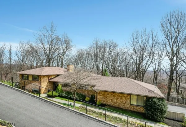 $969,000 | 6 Lynnfield Drive, Morristown, NJ 07960