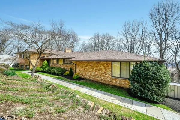 $969,000 | 6 Lynnfield Drive, Morristown, NJ 07960