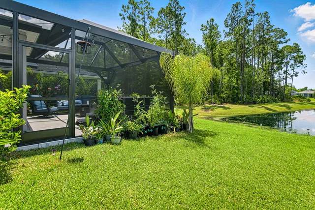 a view of a yard in front of house
