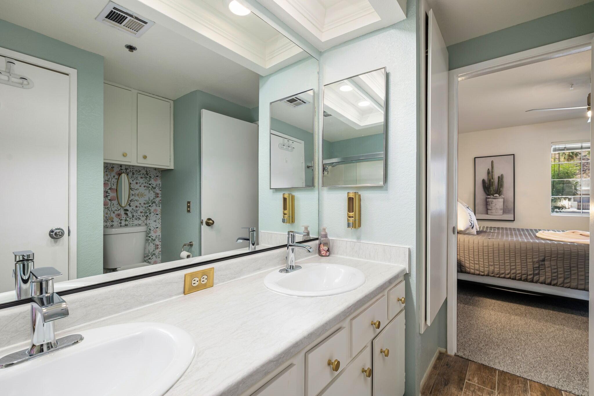 2700 Lawrence Crossley Road, Unit 22 Palm Springs, CA 92264 - Photo 20 of 41 Bathroom 2A