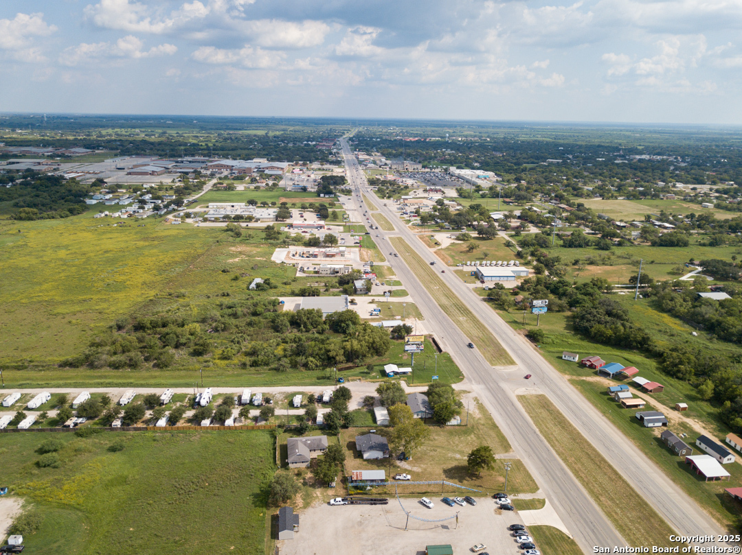 1804 Sutherland Springs Road Floresville, TX 78114 - Photo 16 of 23