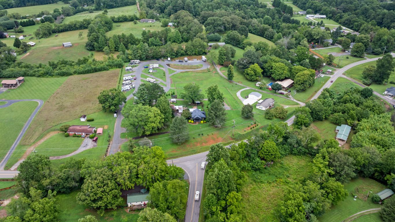 2145 Old Murphy Road Franklin, NC 28734 - Photo 11 of 70 Gallery Image 11