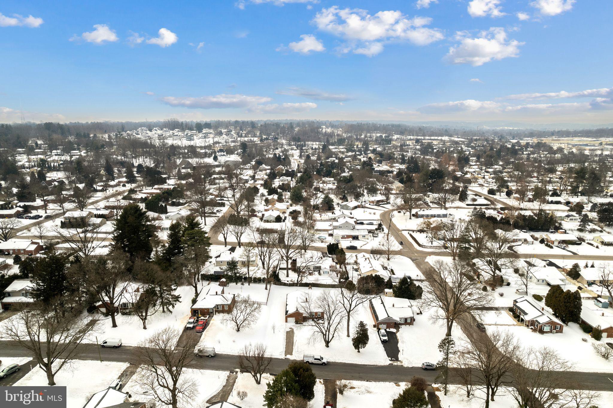 910 Edann Road Oreland, PA 19075 - Photo 3 of 26 an aerial view of multiple house