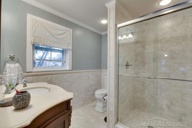 1376 Harvard Road Grosse Pointe Park, MI 48230 - Photo 18 of 32