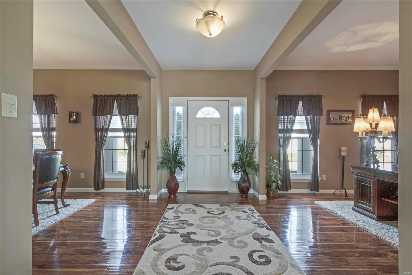 529 Rascal Crossing O'Fallon, MO 63366 - Photo 5 of 52