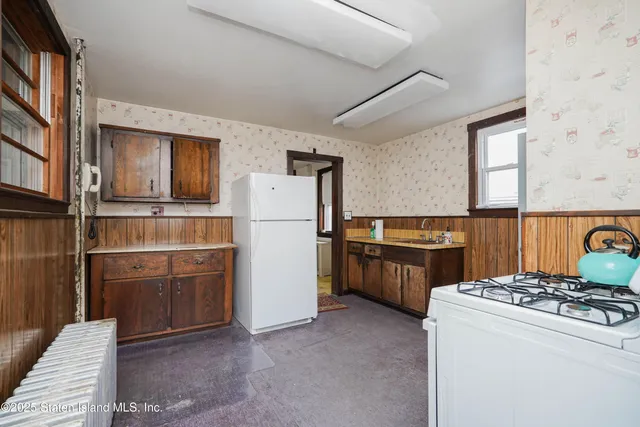 $629,999 | 61 Greenleaf Avenue | West Brighton