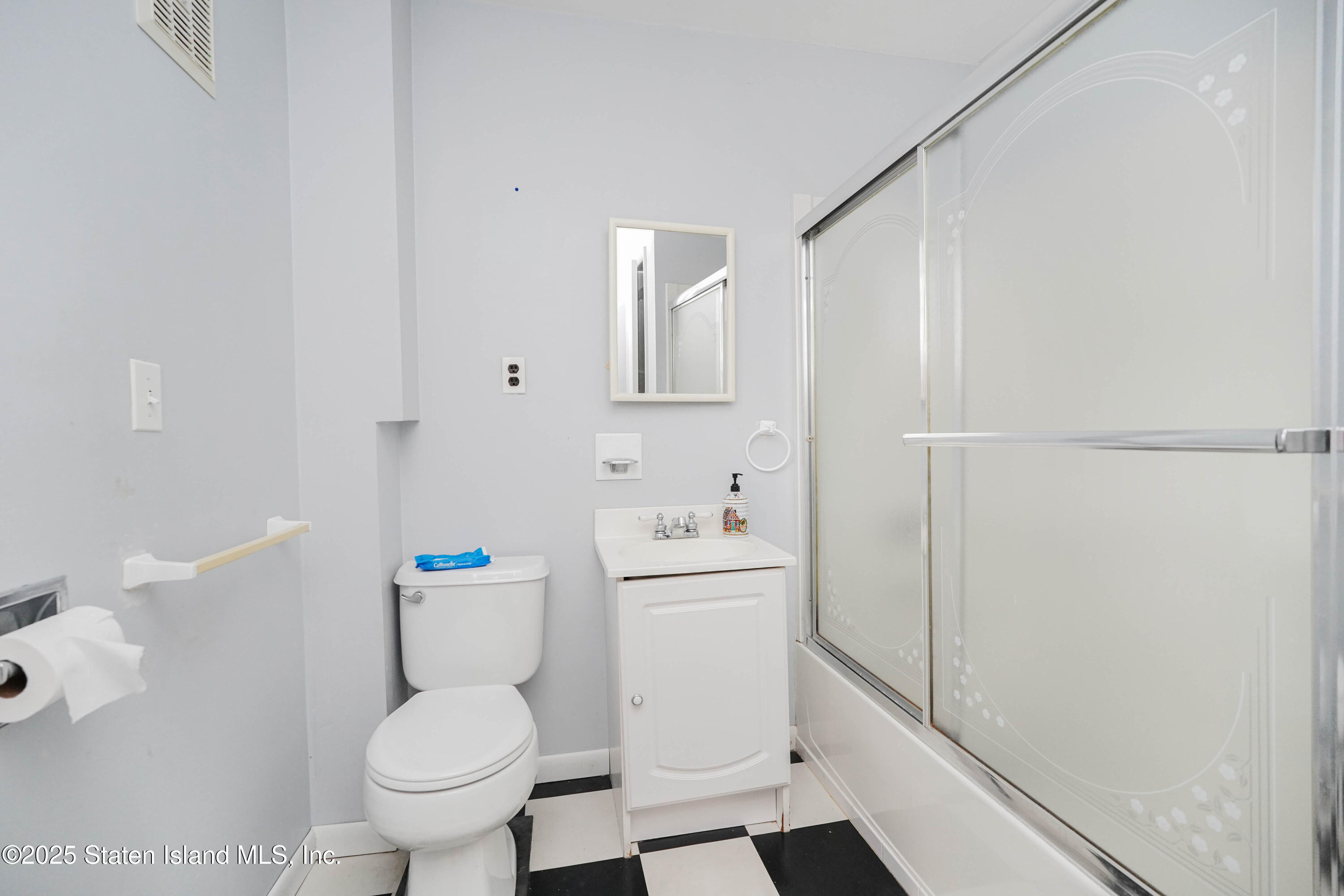 61 Greenleaf Avenue Staten Island, NY 10310 - Photo 24 of 31 Photo Feb 01 2025, 1 12 52 AM