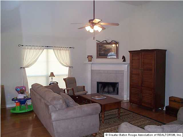 18412 Doc Olena Drive Baton Rouge, LA 70817 - Photo 3 of 8