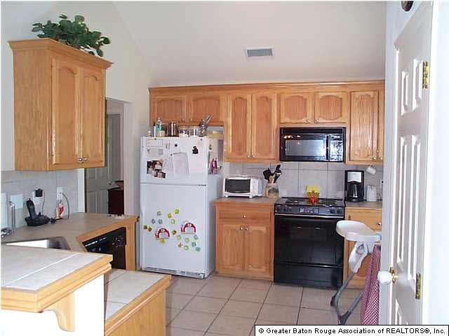18412 Doc Olena Drive Baton Rouge, LA 70817 - Photo 5 of 8