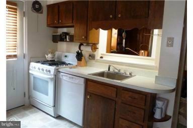 11710 Galt Avenue Silver Spring, MD 20902 - Photo 20 of 25 Kitchen_2