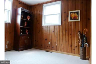 11710 Galt Avenue Silver Spring, MD 20902 - Photo 23 of 25 Main Level Den/Office or 4th Bedroom