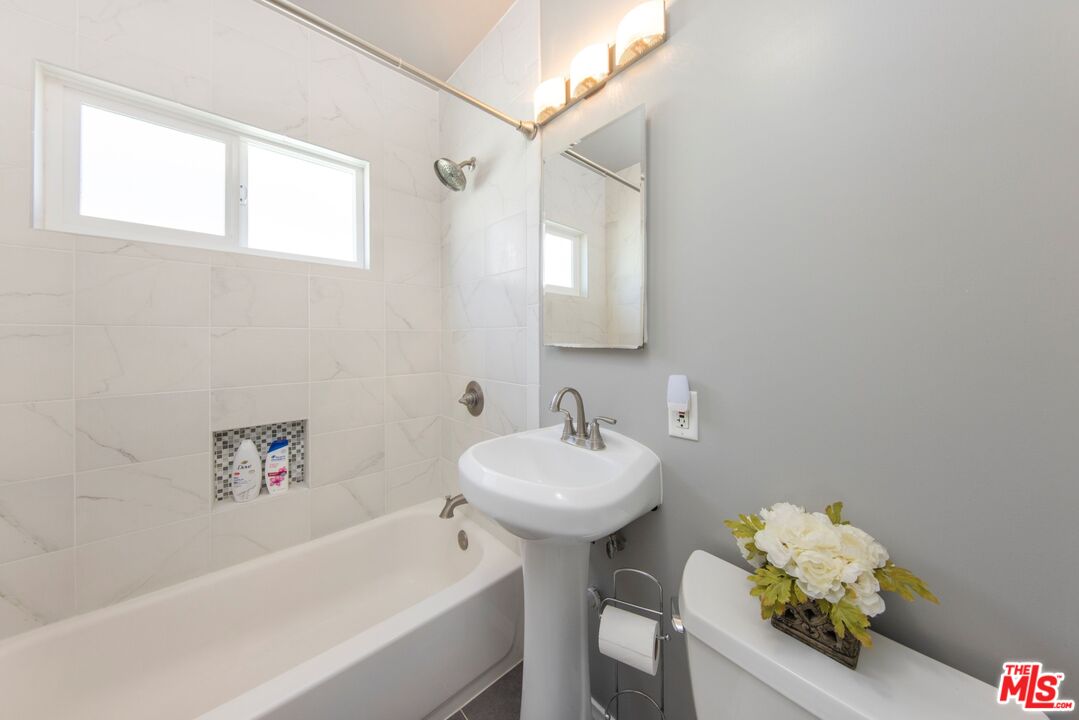 10151 Sharp Avenue Arleta, CA 91331 - Photo 17 of 25