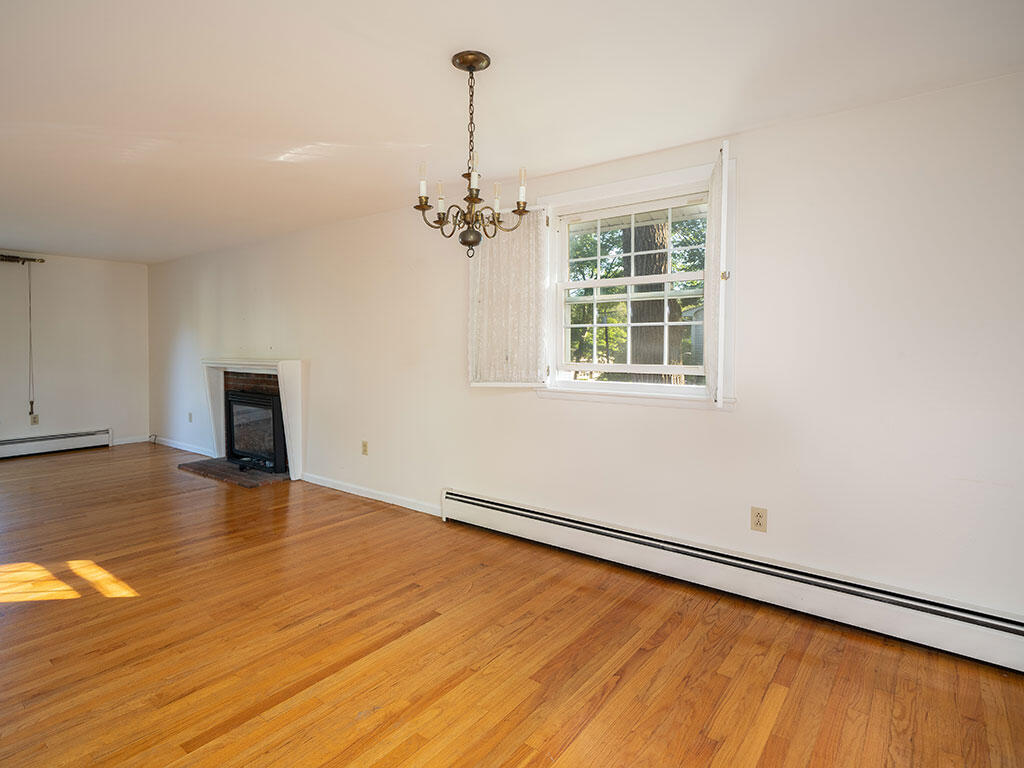 32 Valley Road Cape Elizabeth, ME 04107 - Photo 13 of 46 Din3