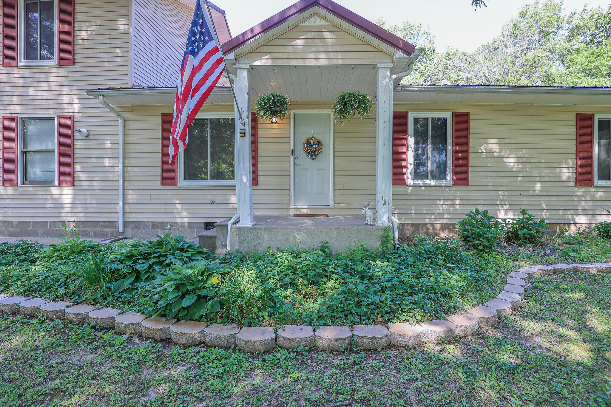 6765 Ivo Wurth Road Paducah, KY 42001 - Photo 5 of 44 Front Porch